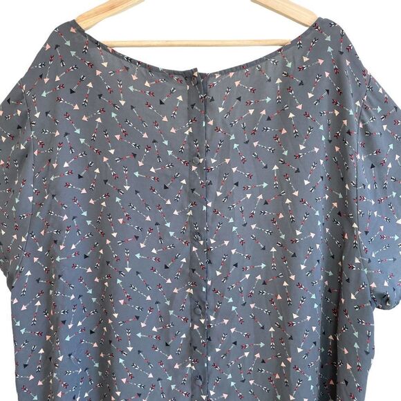 Torrid Grey Arrow Print T Shirt Top - Picture 5 of 8